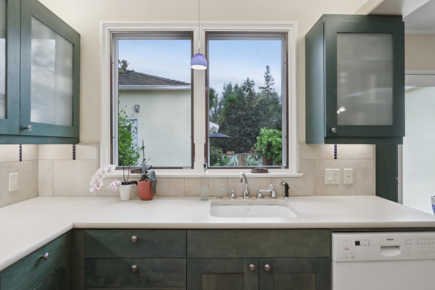 325 University Drive