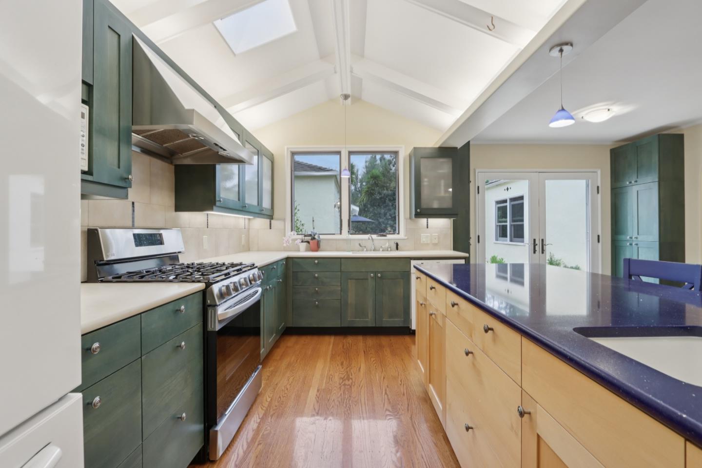 325 University Drive