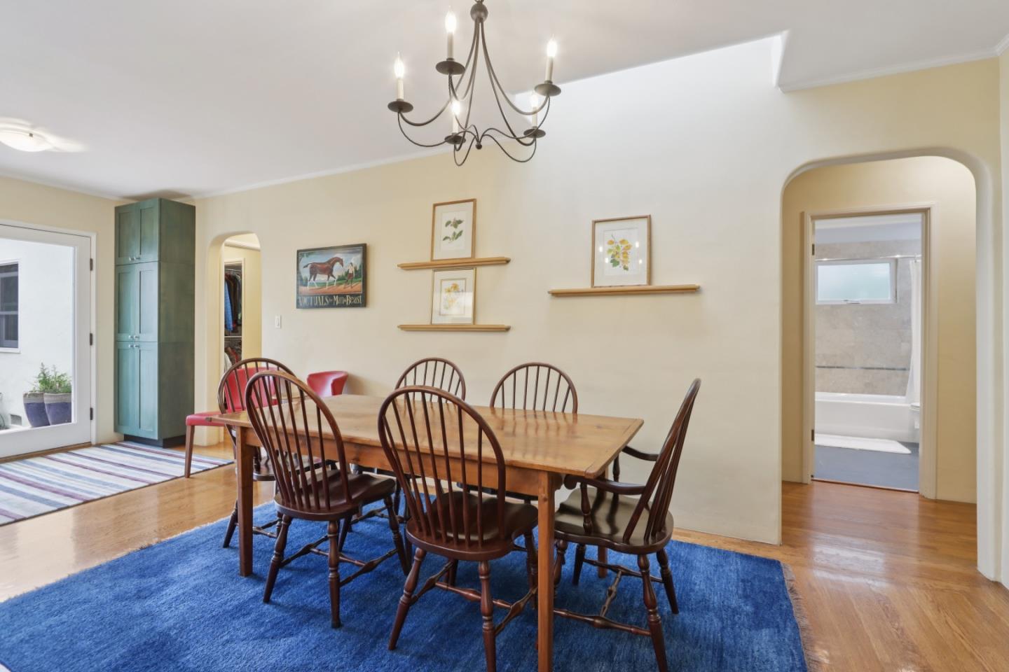 325 University Drive