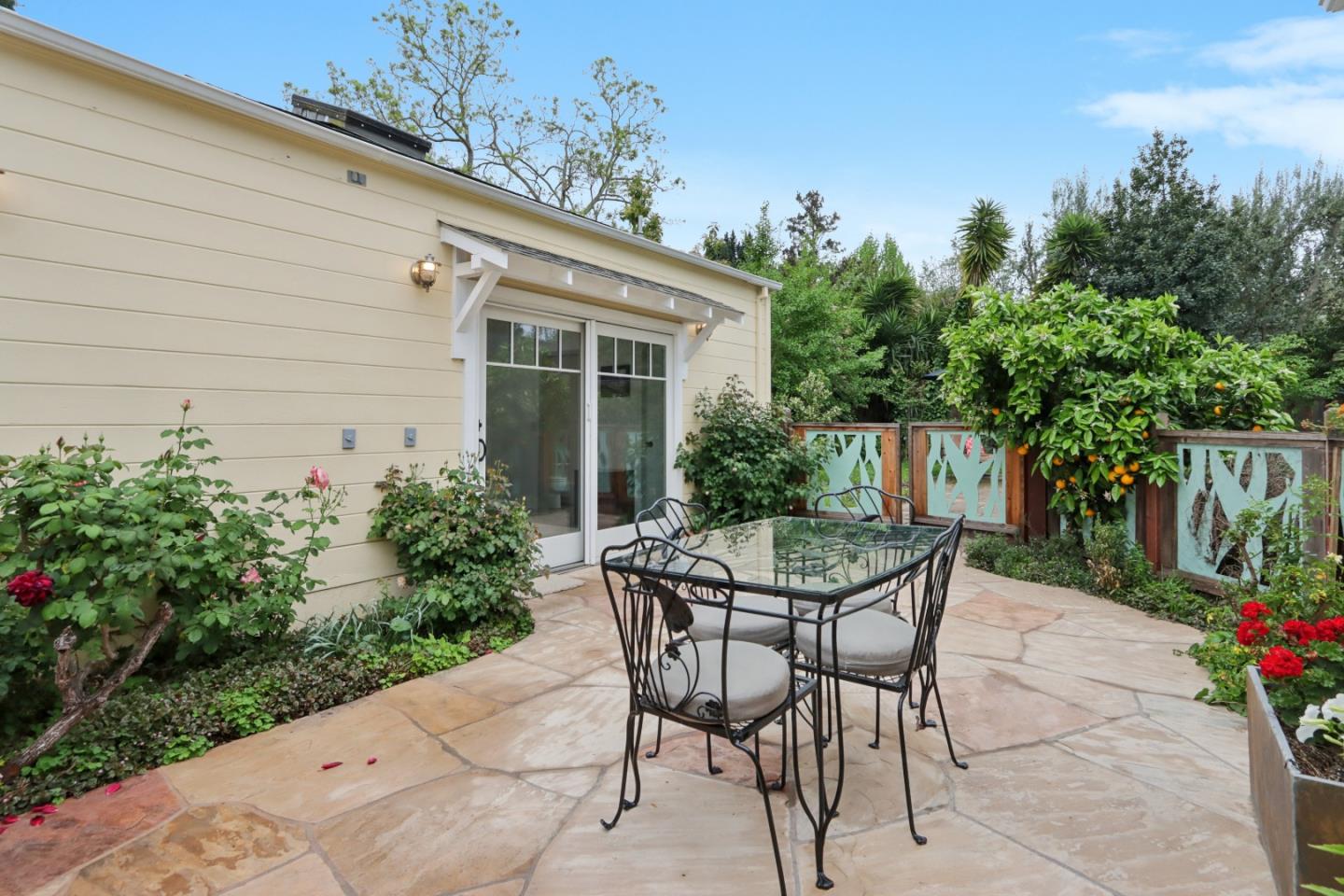 325 University Drive