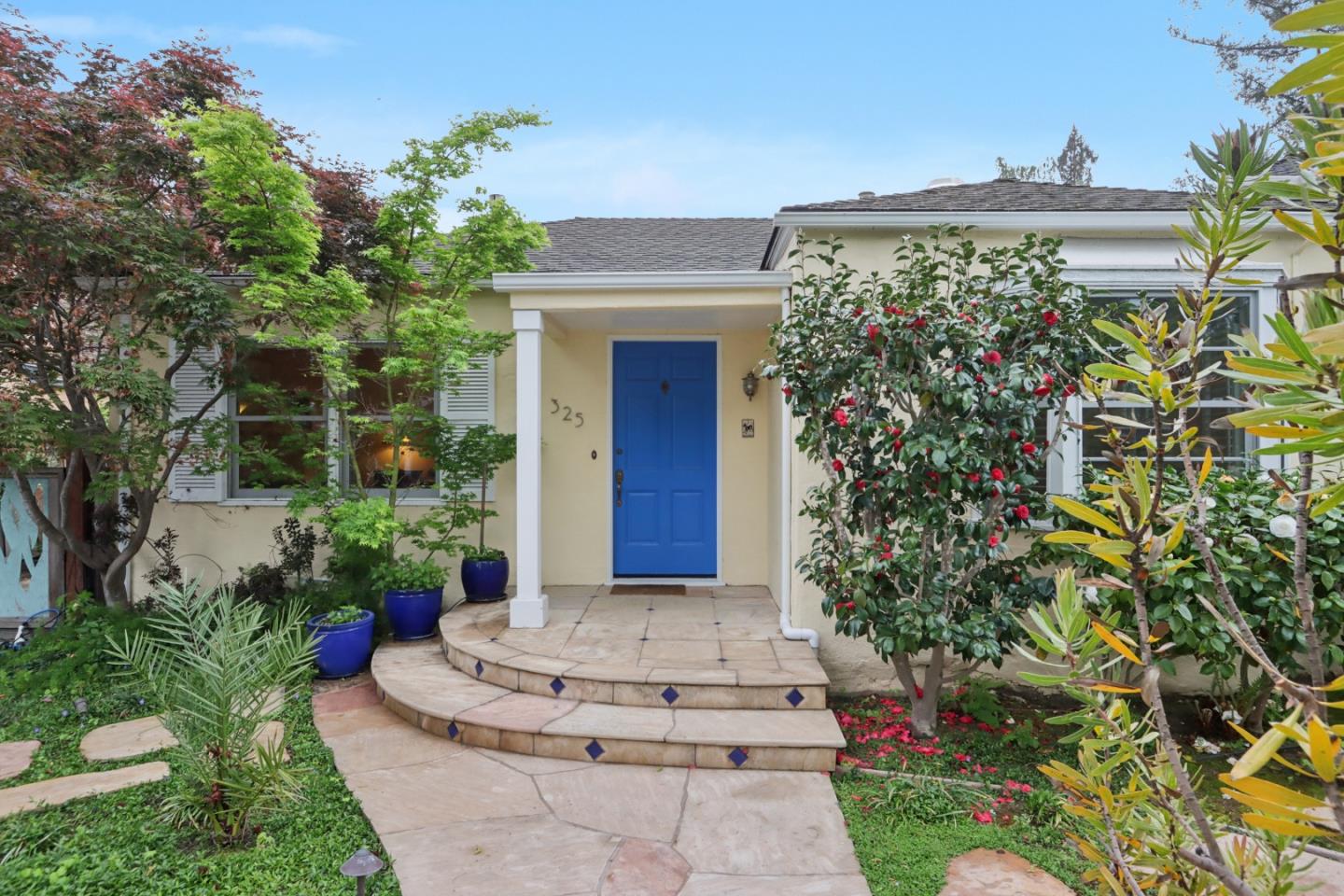 325 University Drive