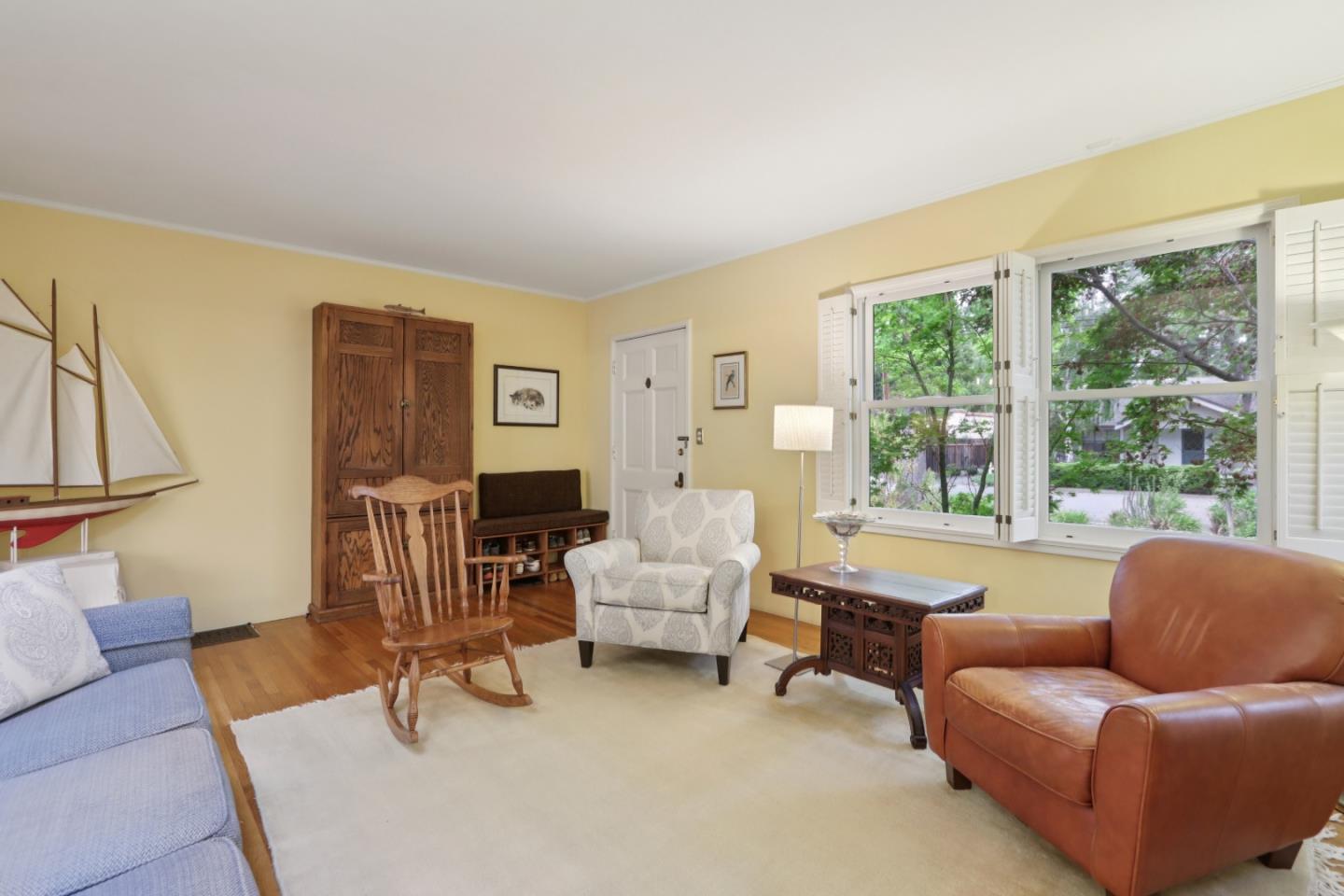 325 University Drive