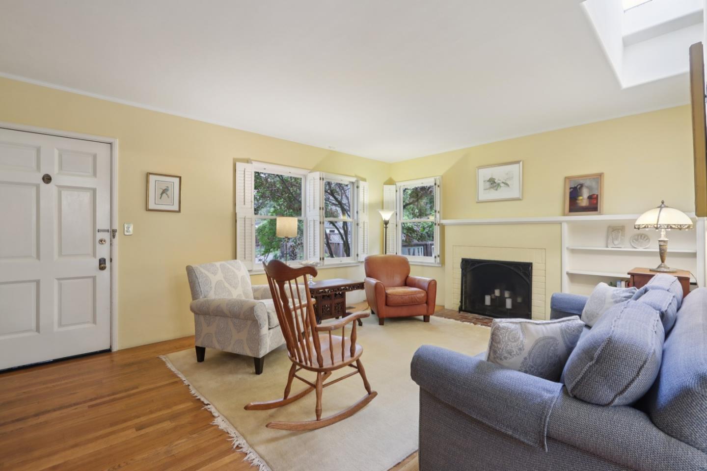 325 University Drive