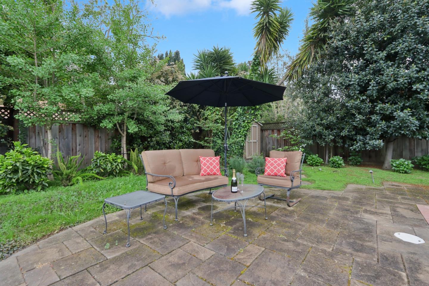 325 University Drive