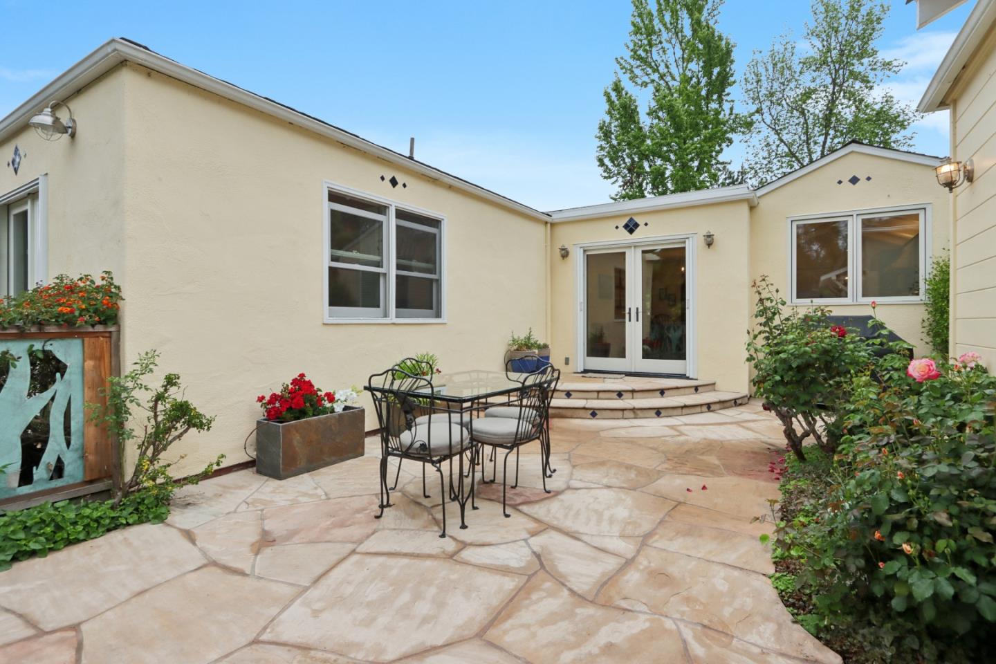 325 University Drive