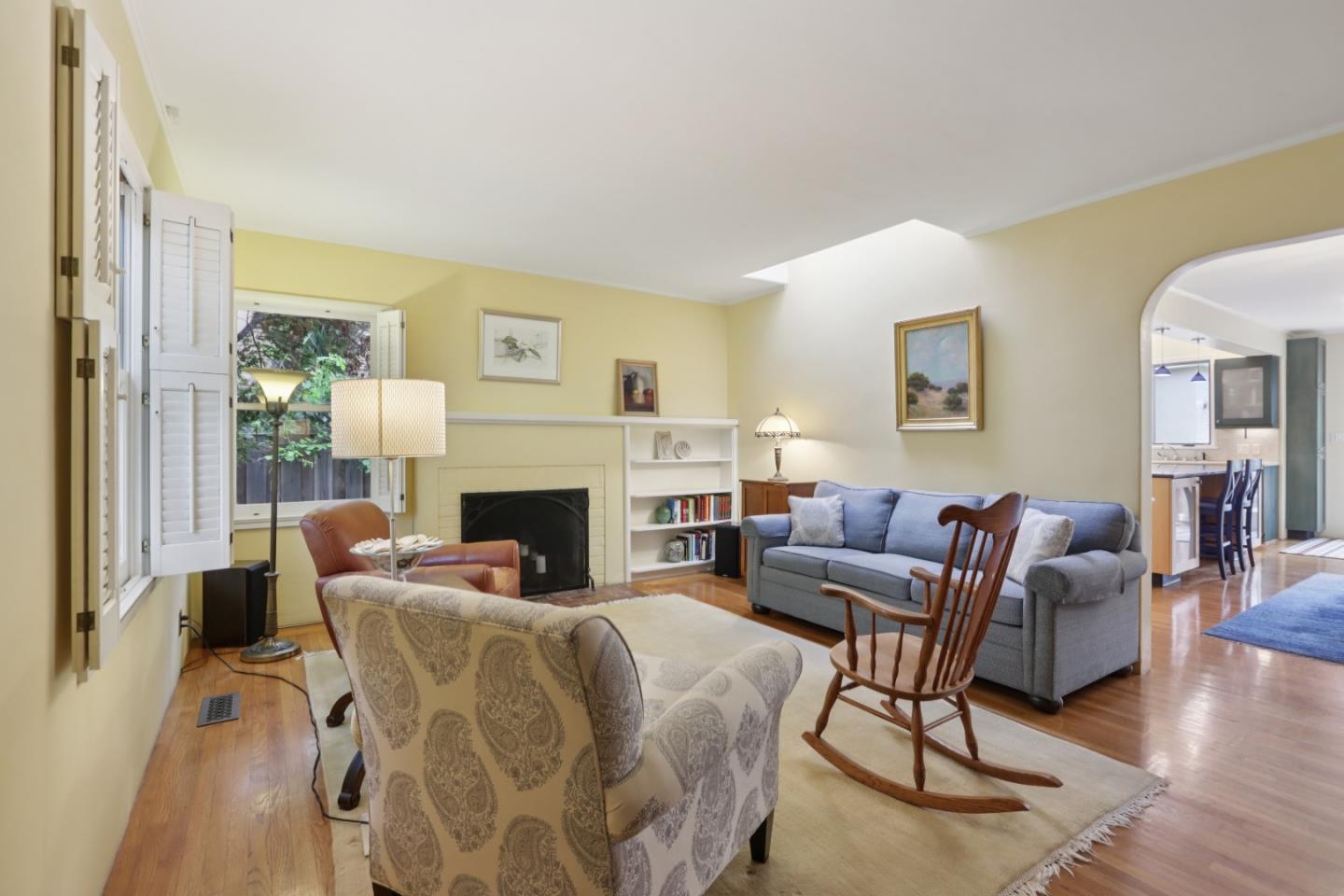 325 University Drive