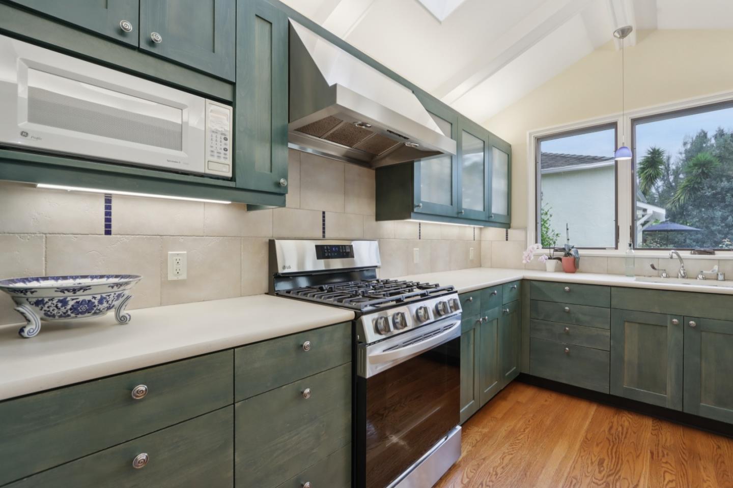 325 University Drive