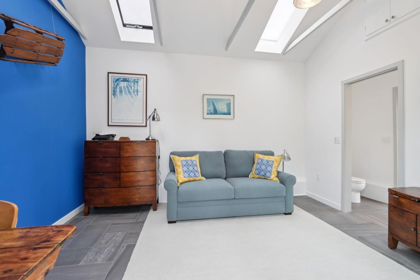 325 University Drive