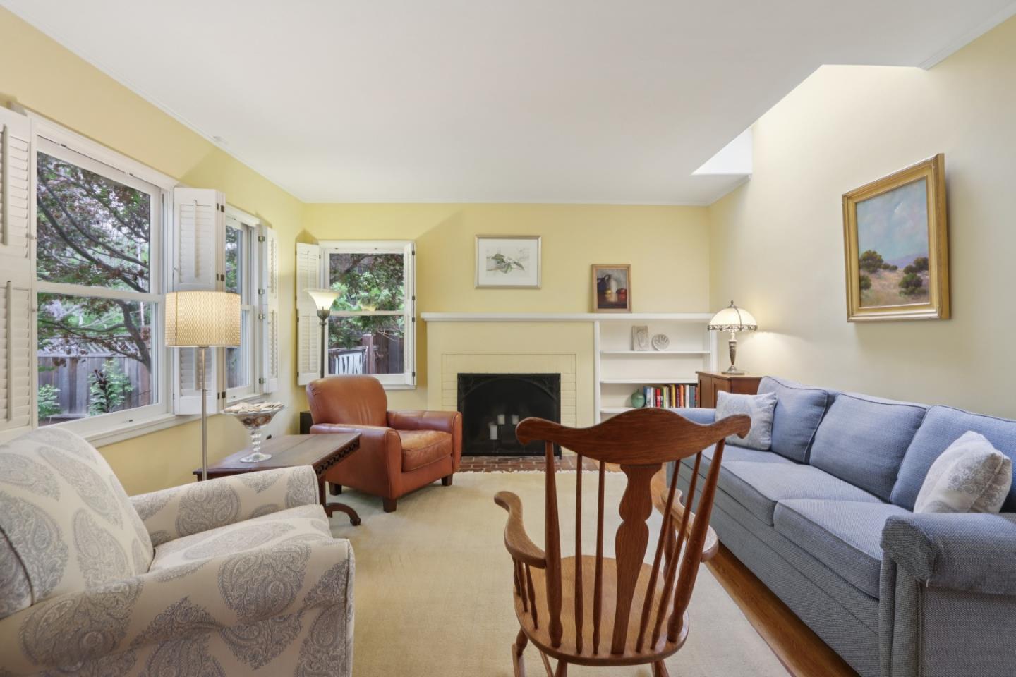 325 University Drive