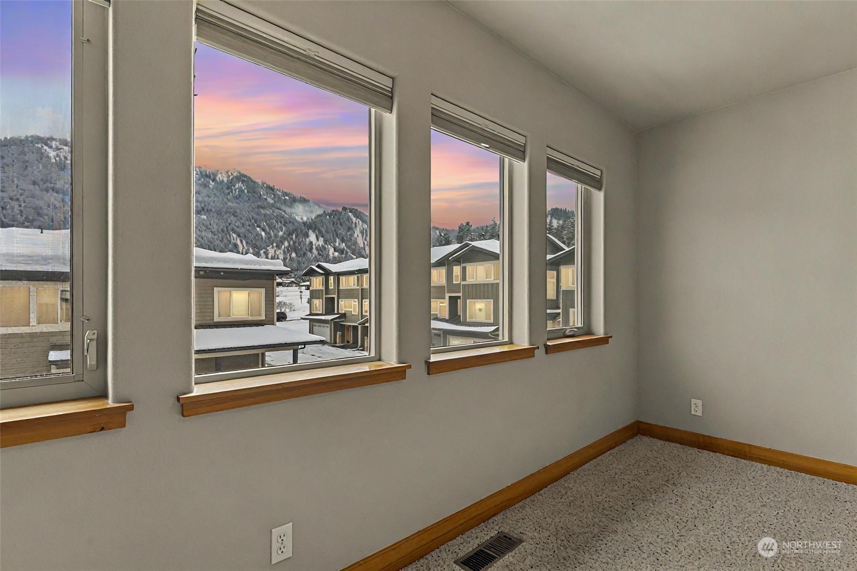 100 Ski Blick Strasse Unit: A103