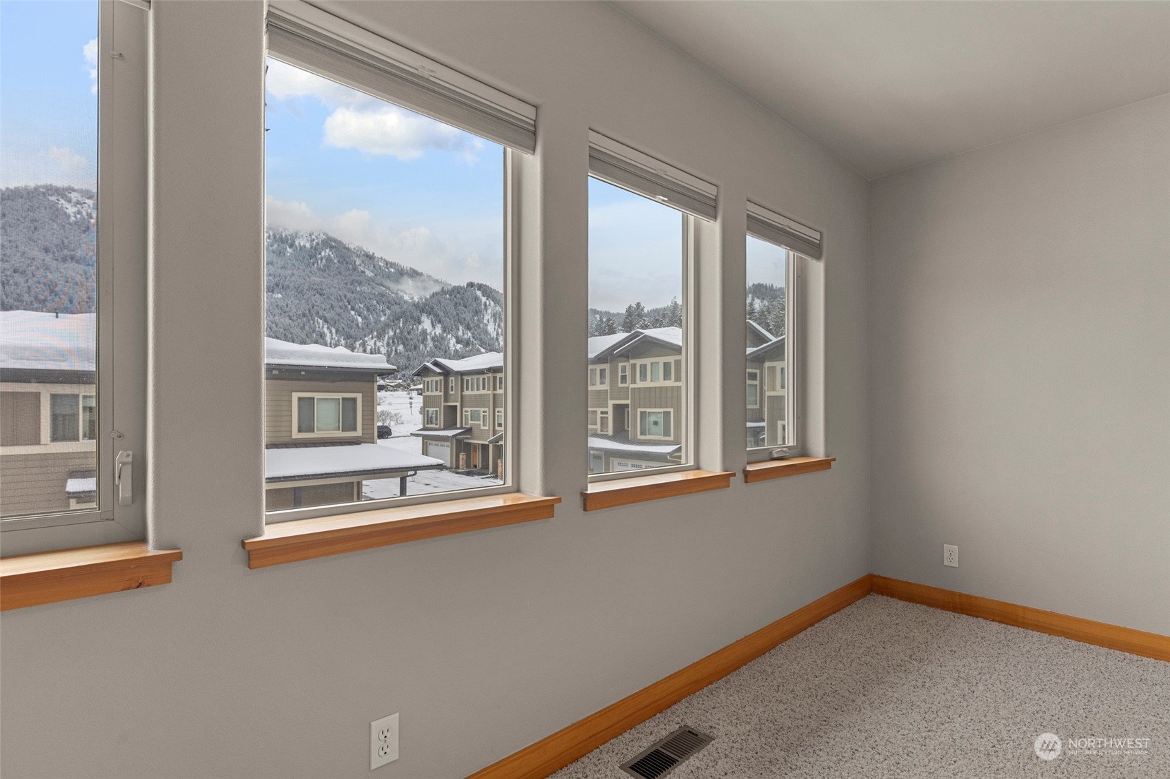 100 Ski Blick Strasse Unit: A103