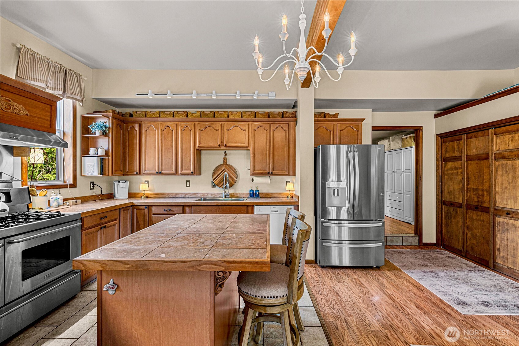 9377 Lone Pine Orchards