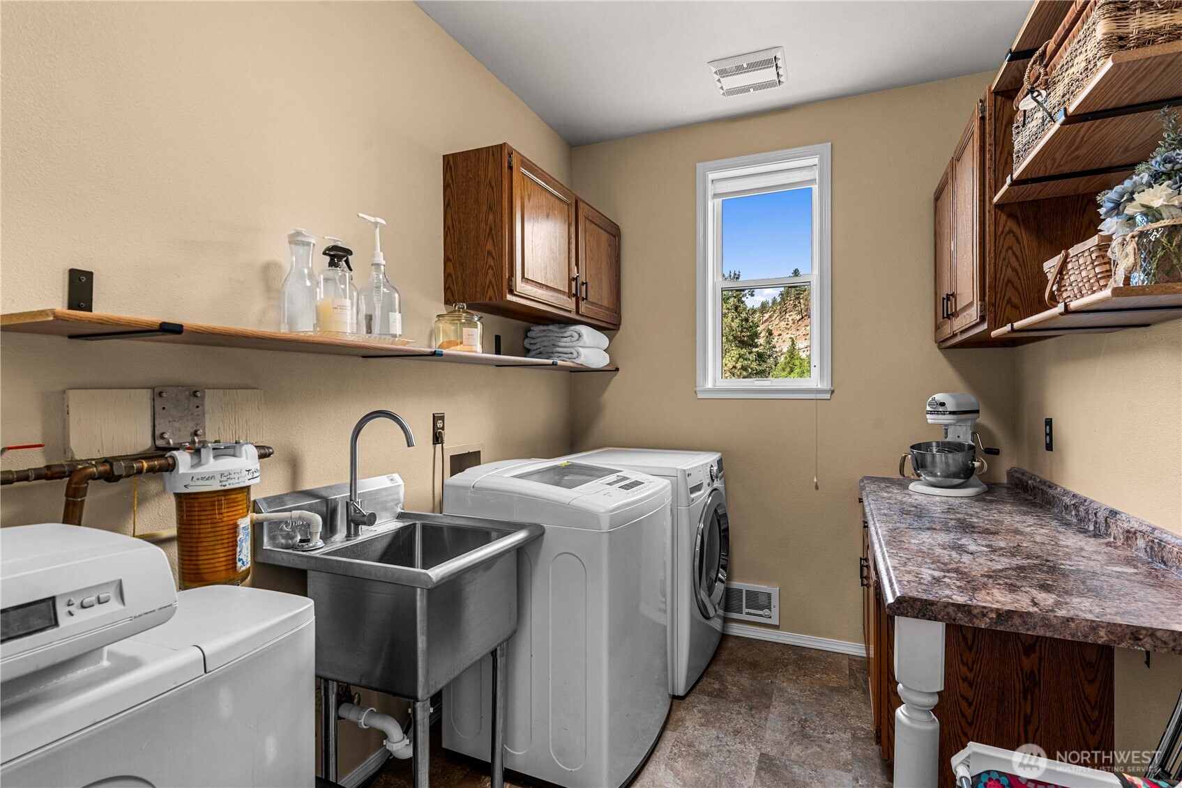 9377 Lone Pine Orchards