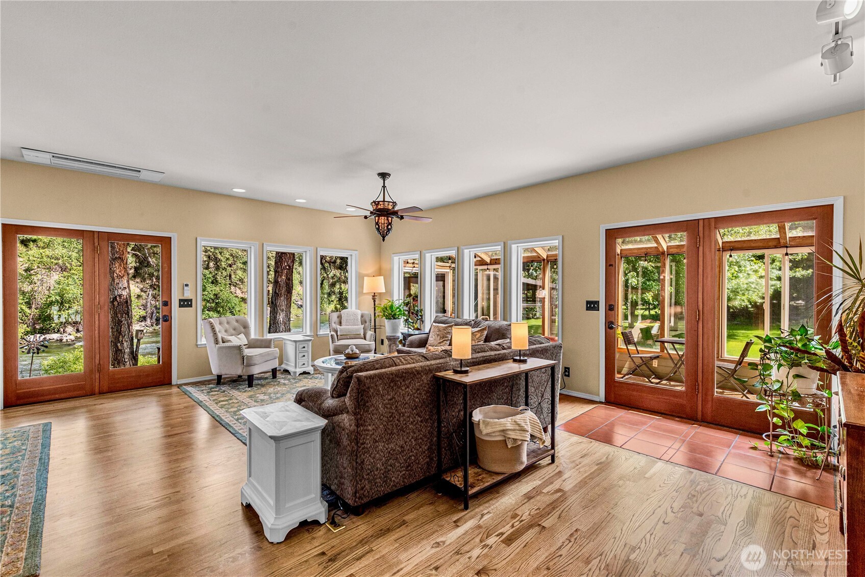 9377 Lone Pine Orchards