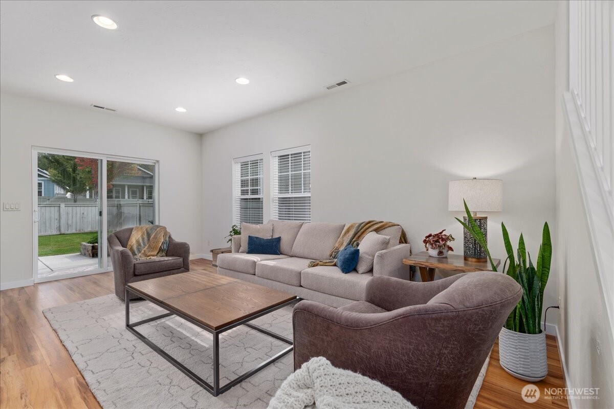 2452 NW Columbia Avenue Unit: 25