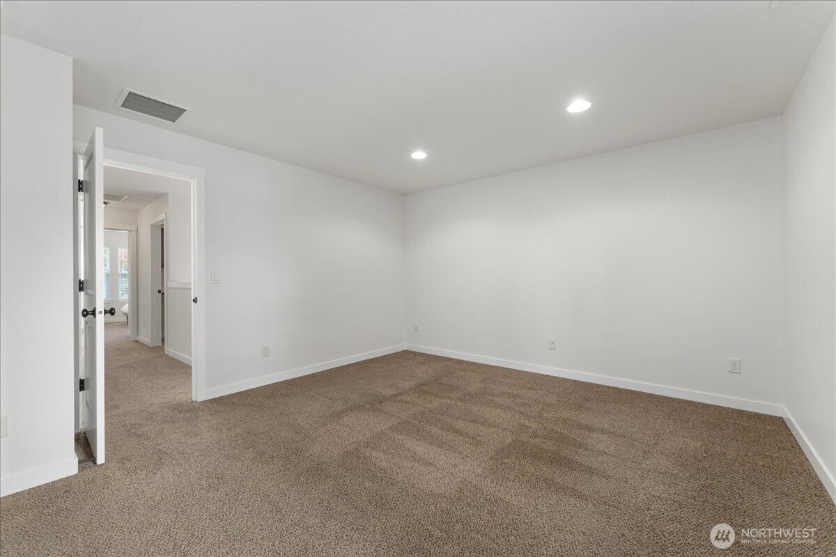 2452 NW Columbia Avenue Unit: 25