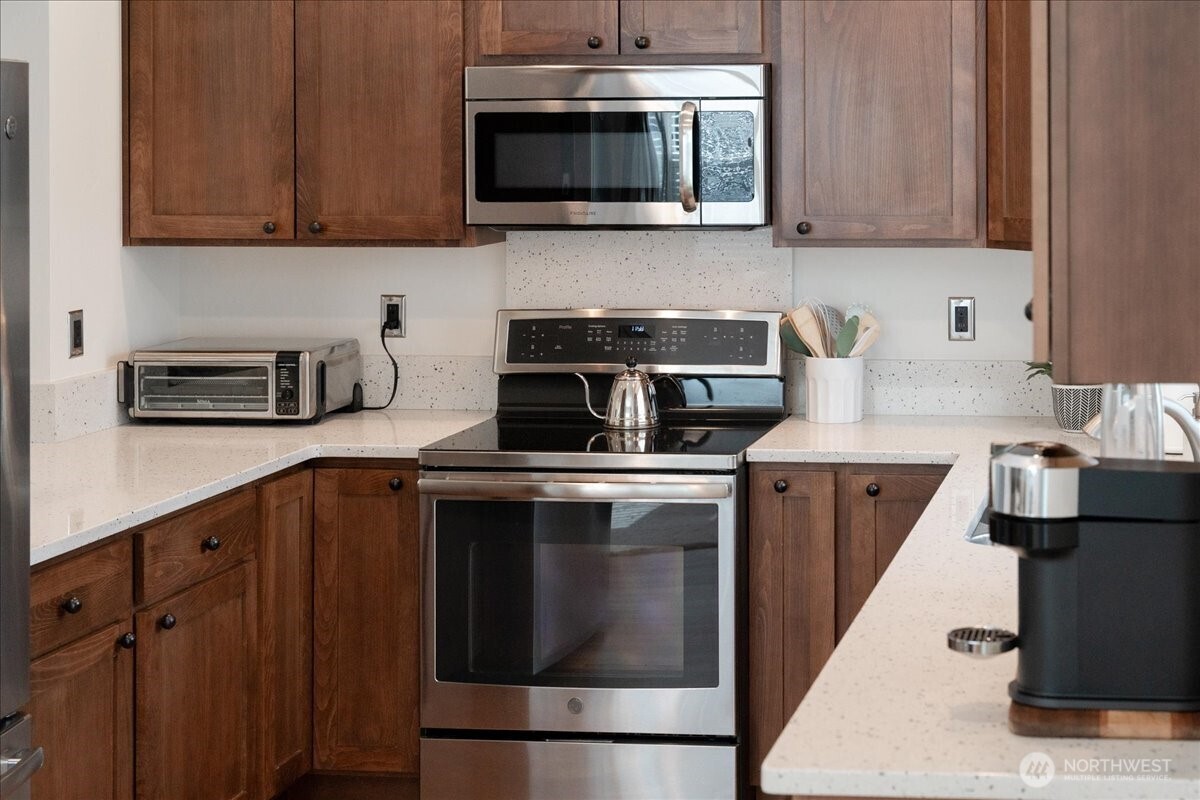 2452 NW Columbia Avenue Unit: 25