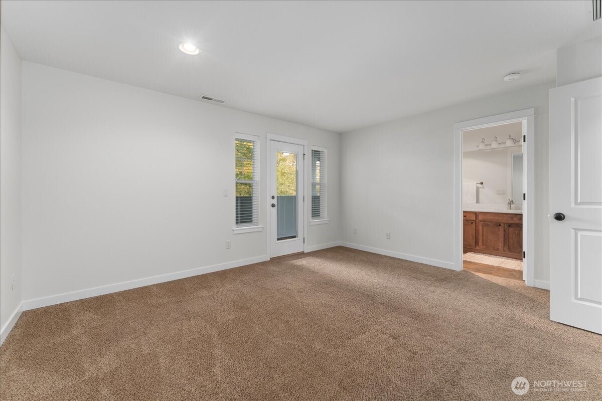 2452 NW Columbia Avenue Unit: 25