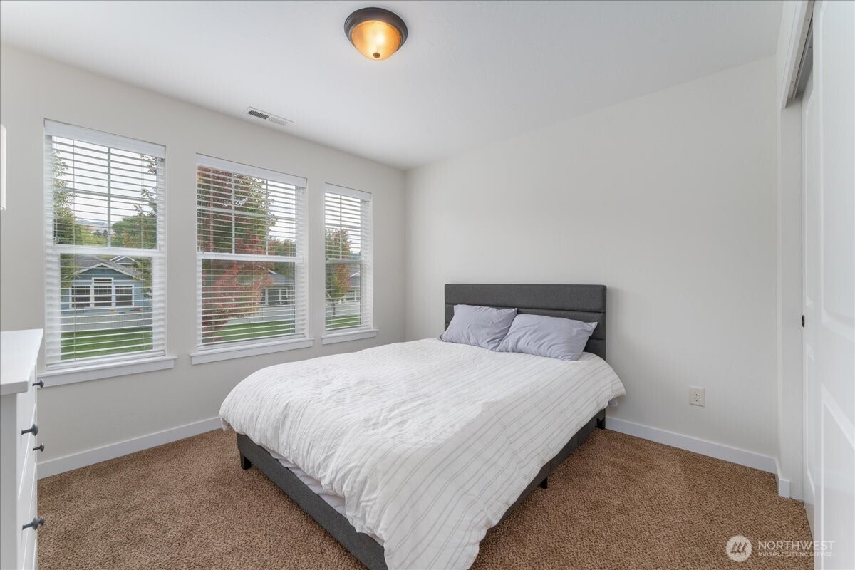 2452 NW Columbia Avenue Unit: 25