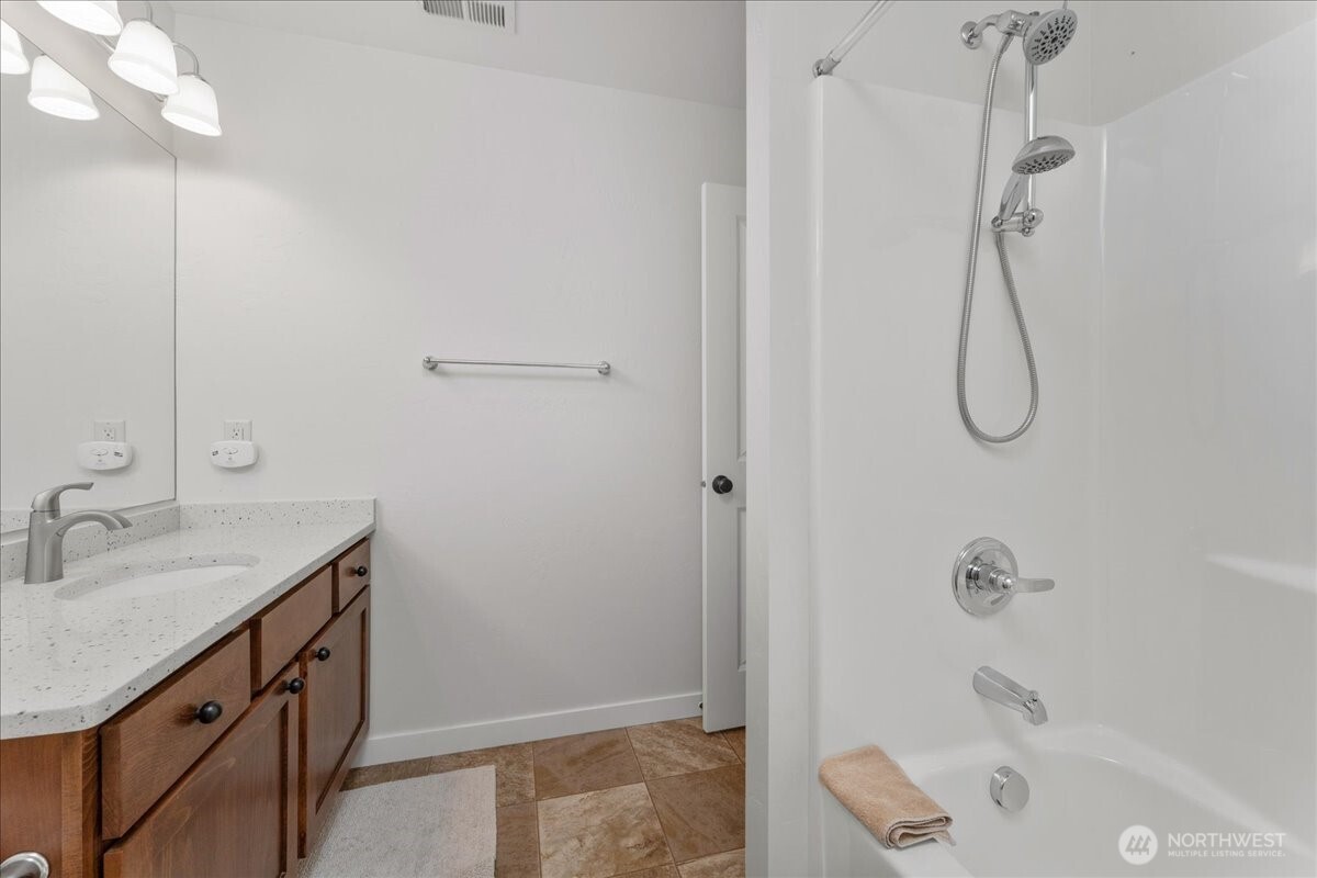 2452 NW Columbia Avenue Unit: 25