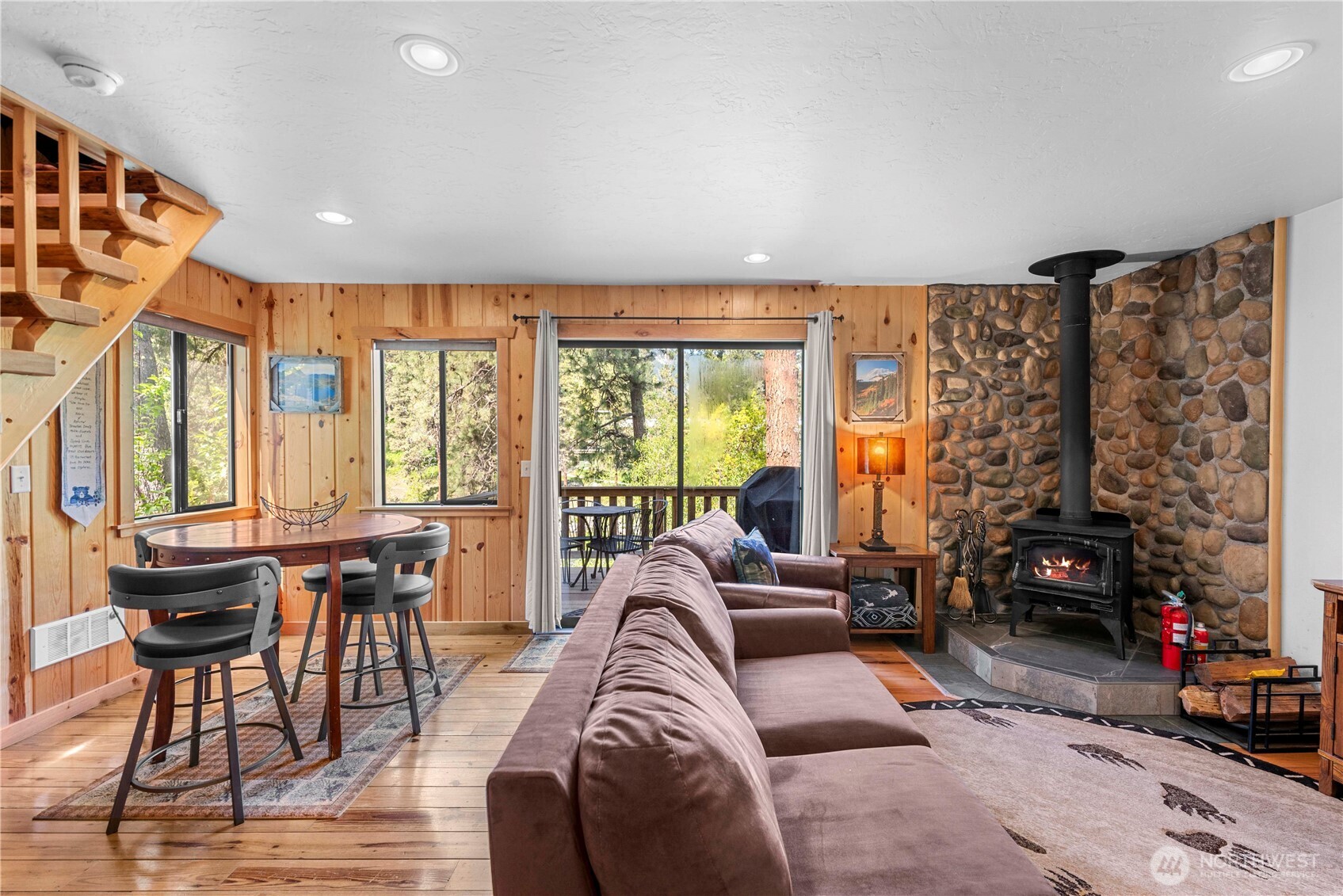 9864 E Leavenworth Road