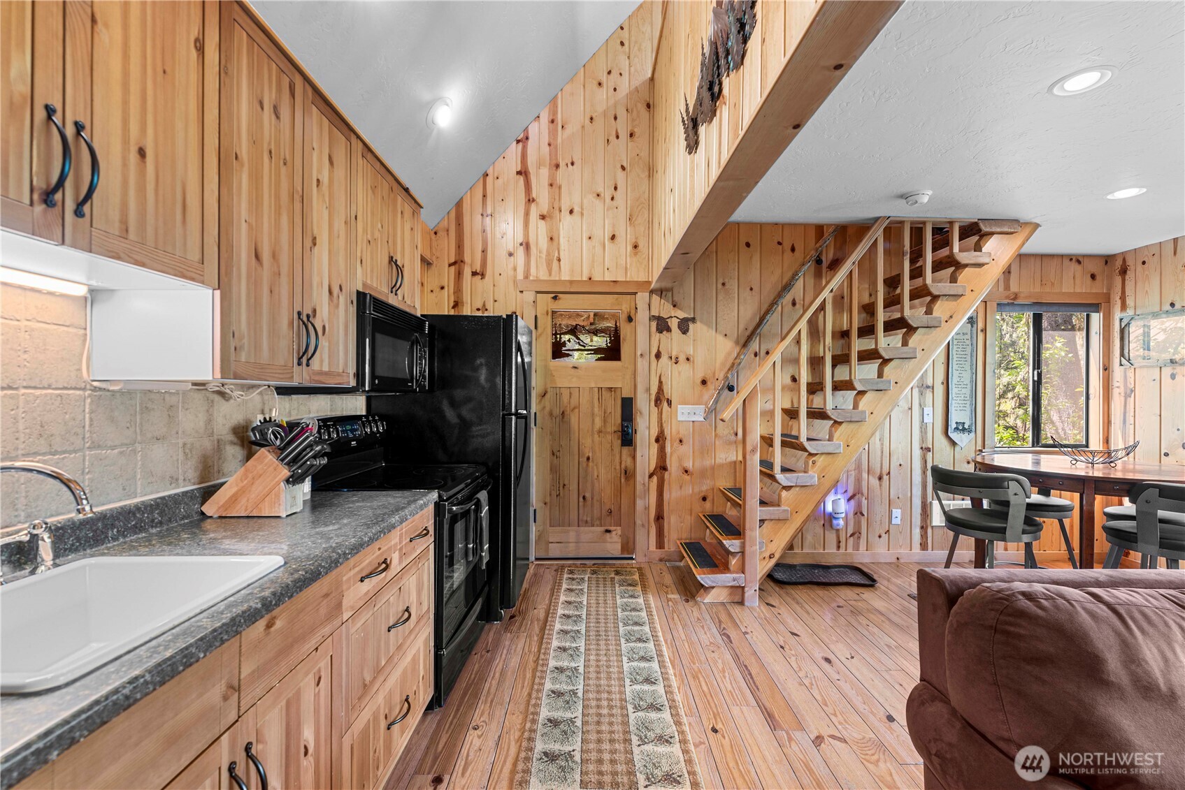 9864 E Leavenworth Road