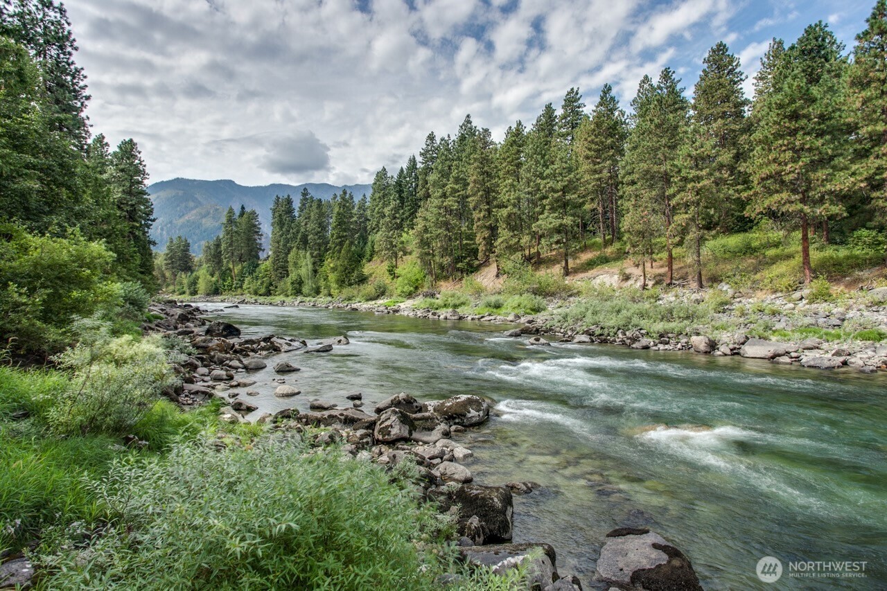 9864 E Leavenworth Road