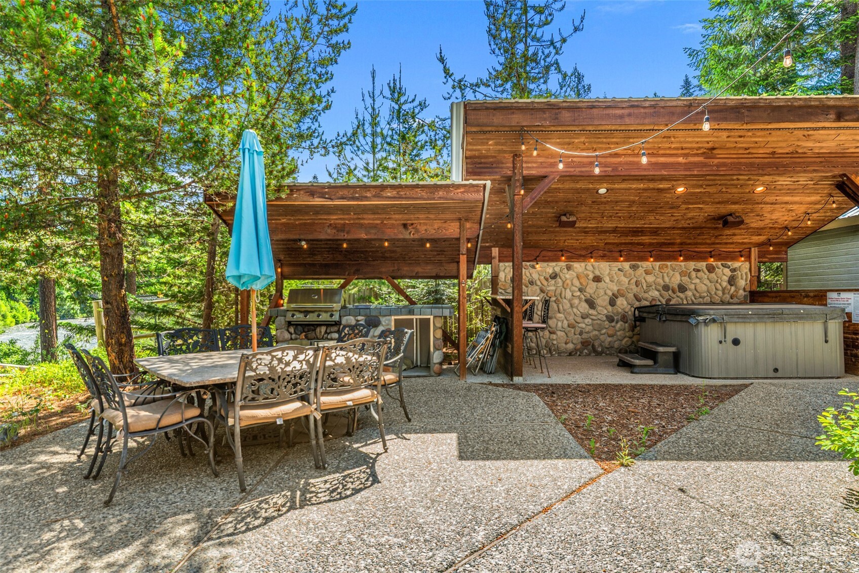 2220 Riffle Drive