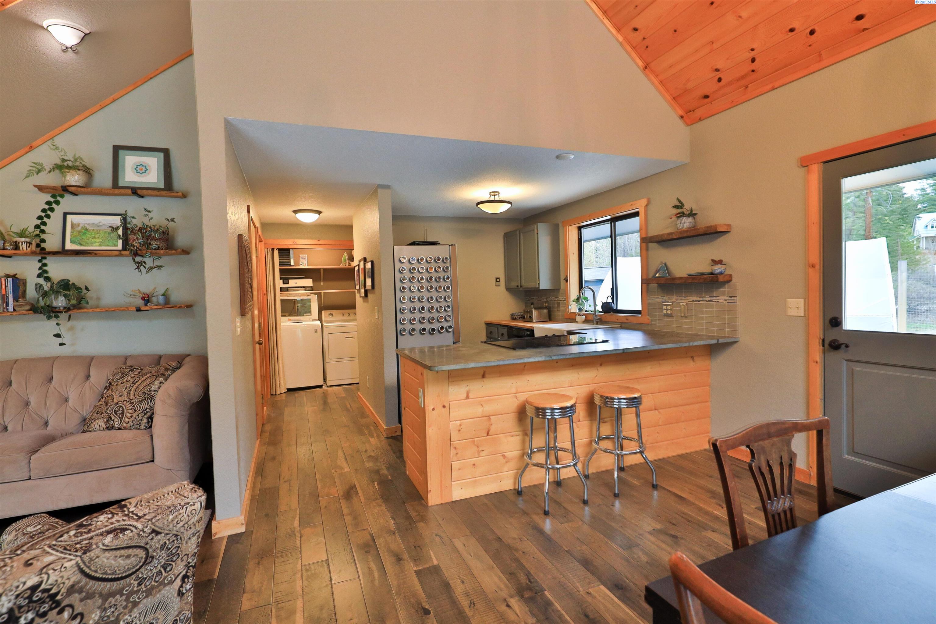 16068 River Road