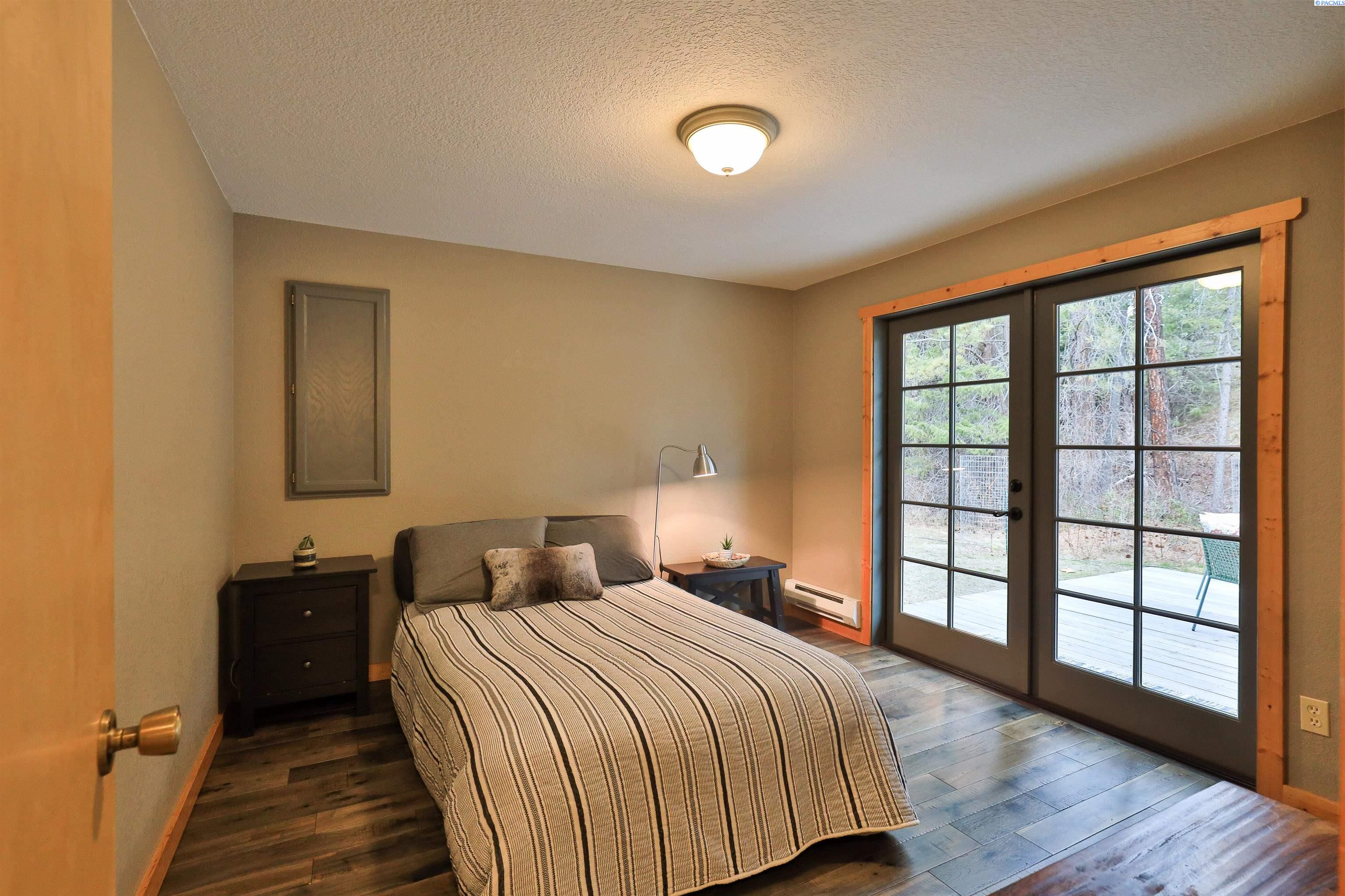 16068 River Road