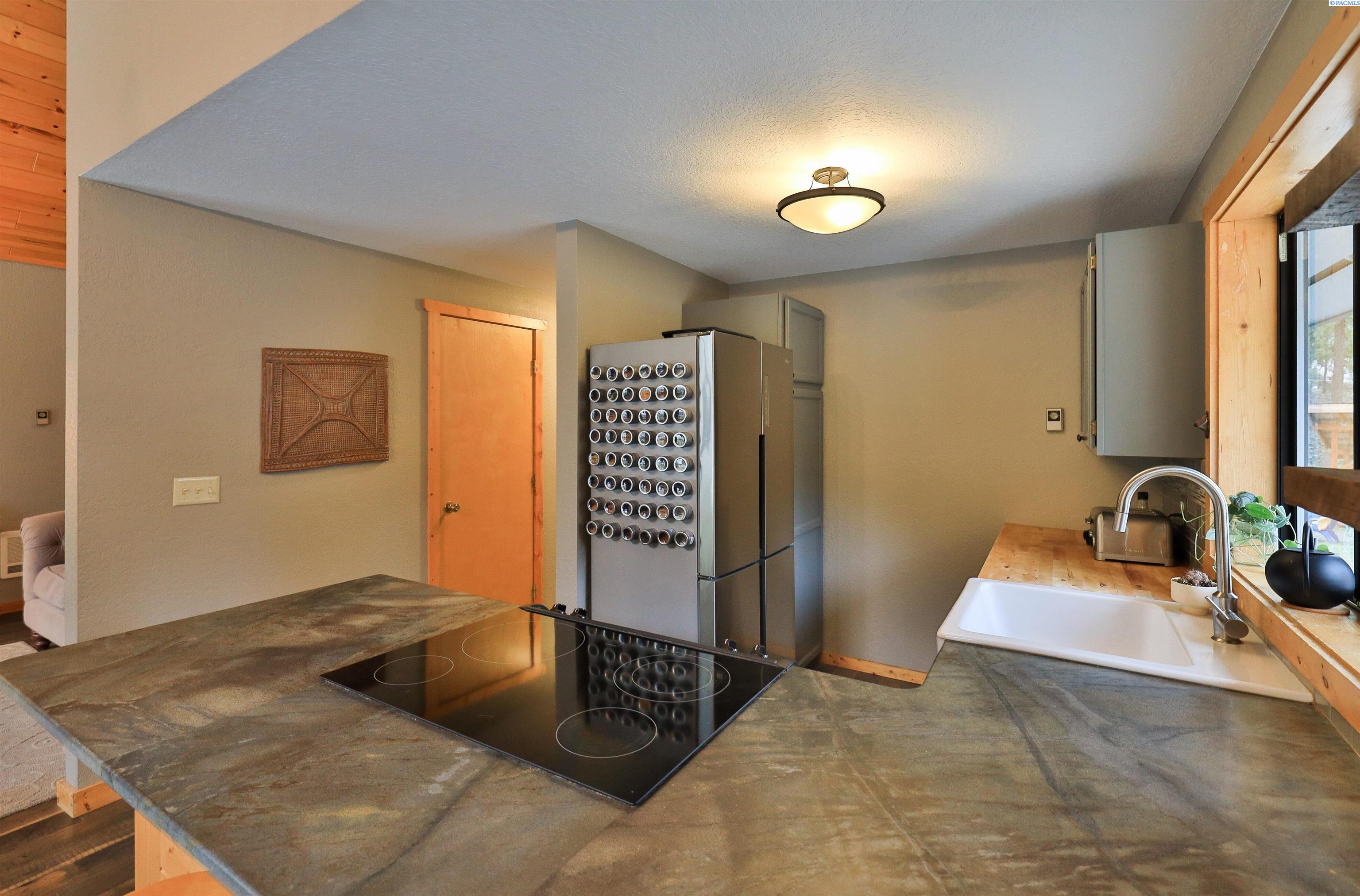 16068 River Road