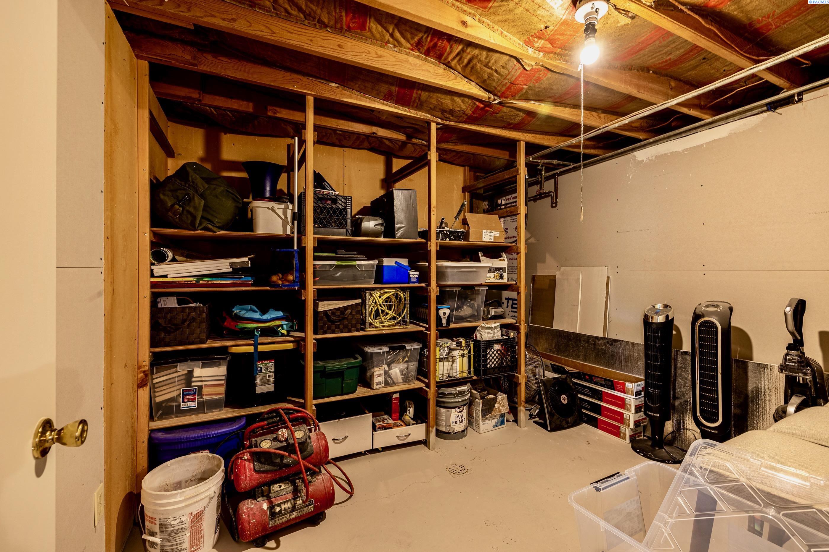 1377 Clements