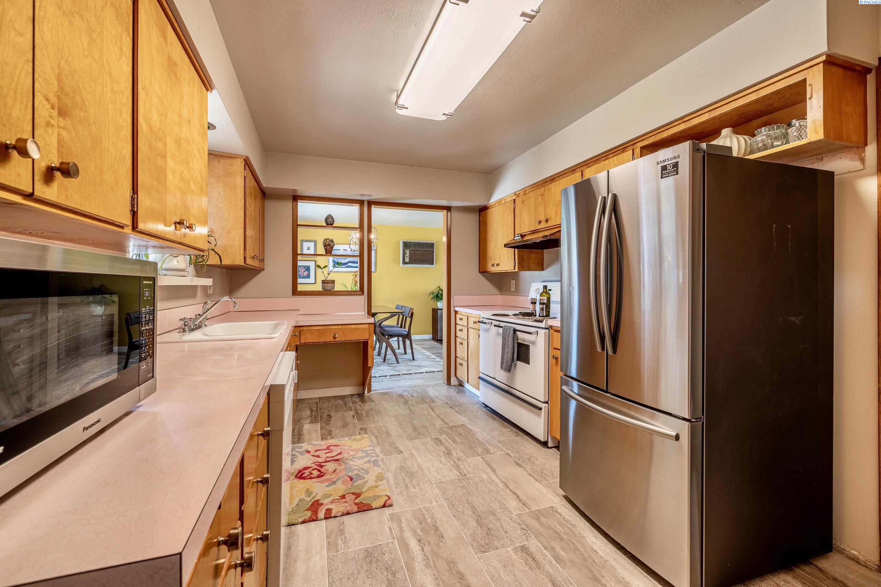 1377 Clements