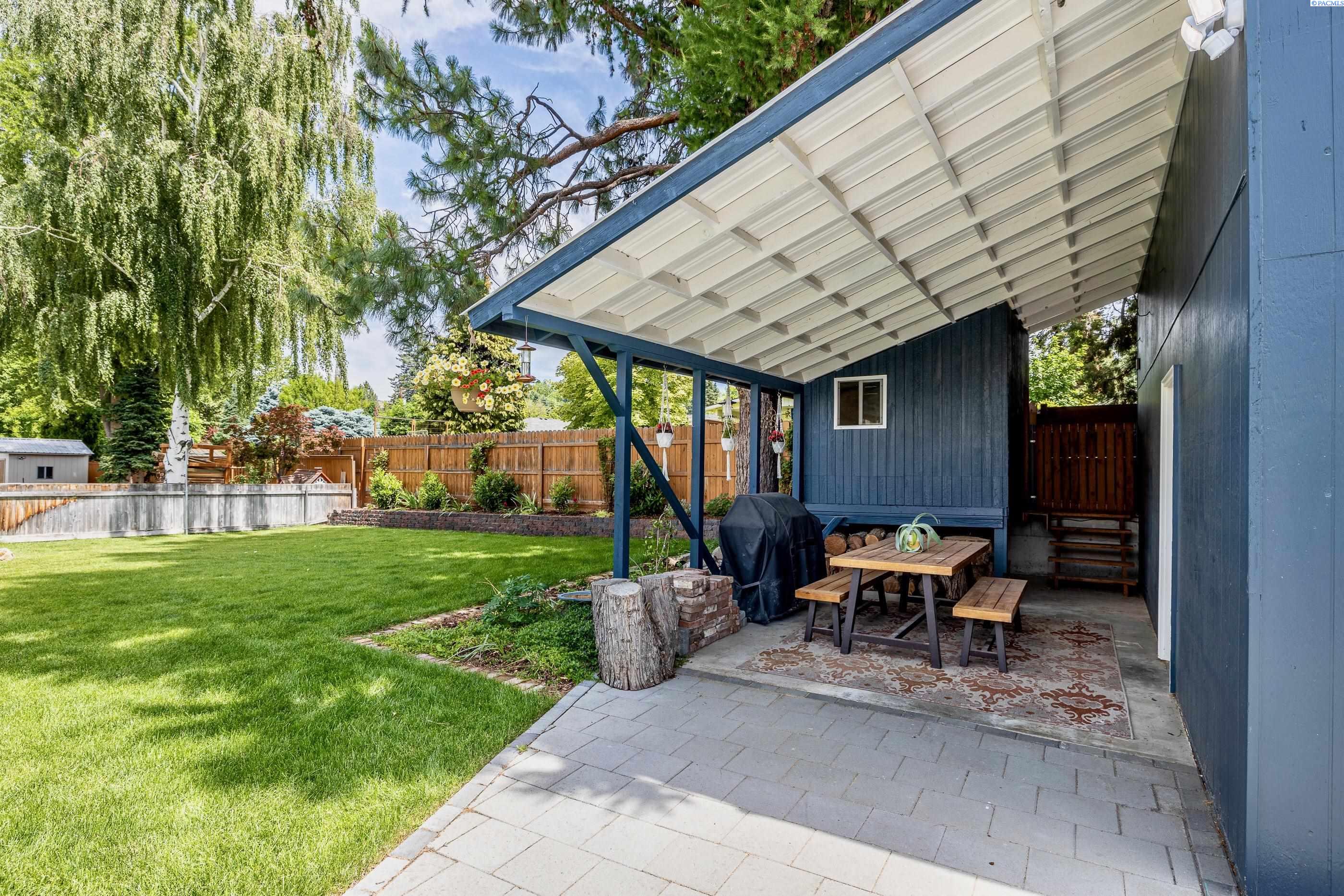 1377 Clements
