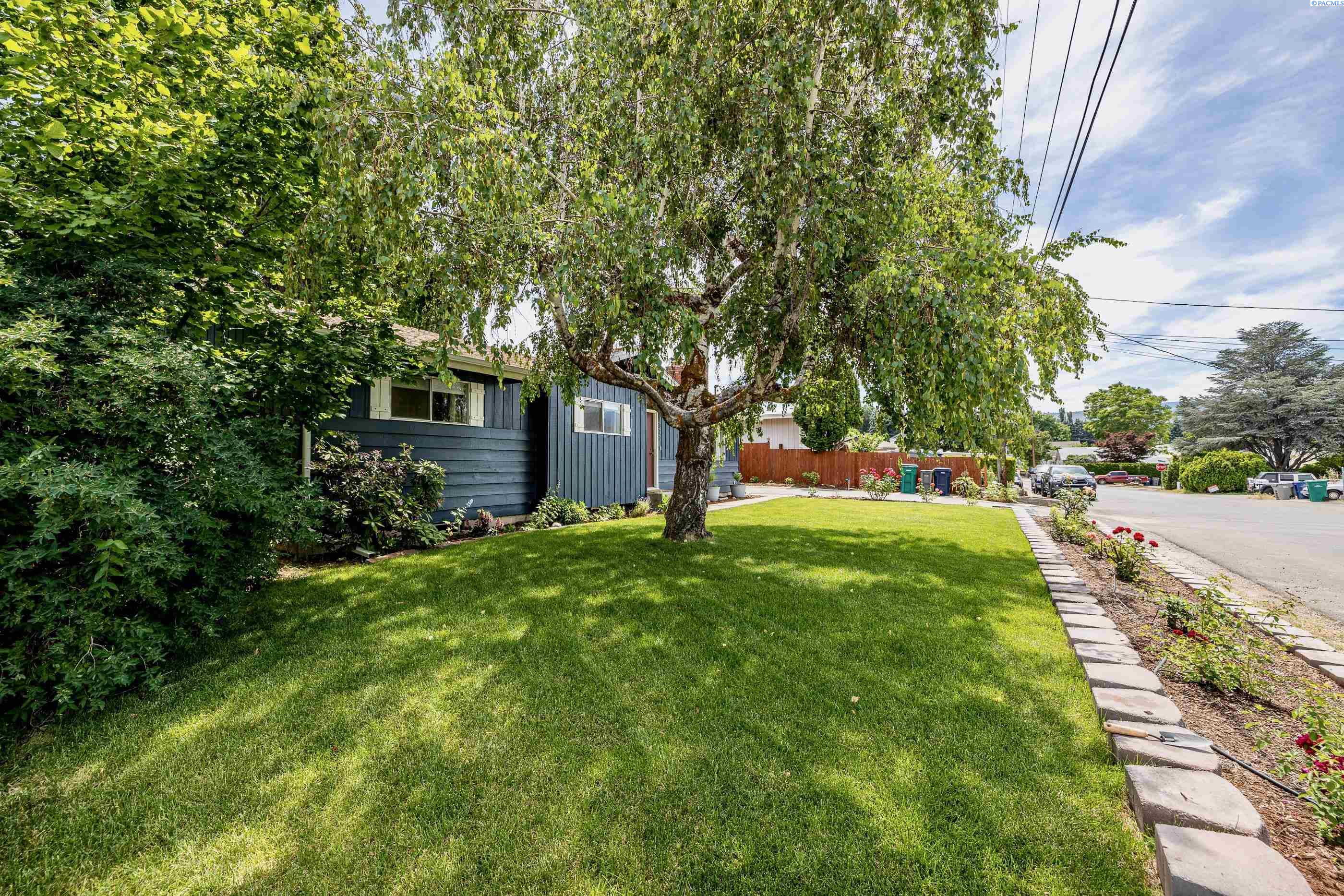 1377 Clements