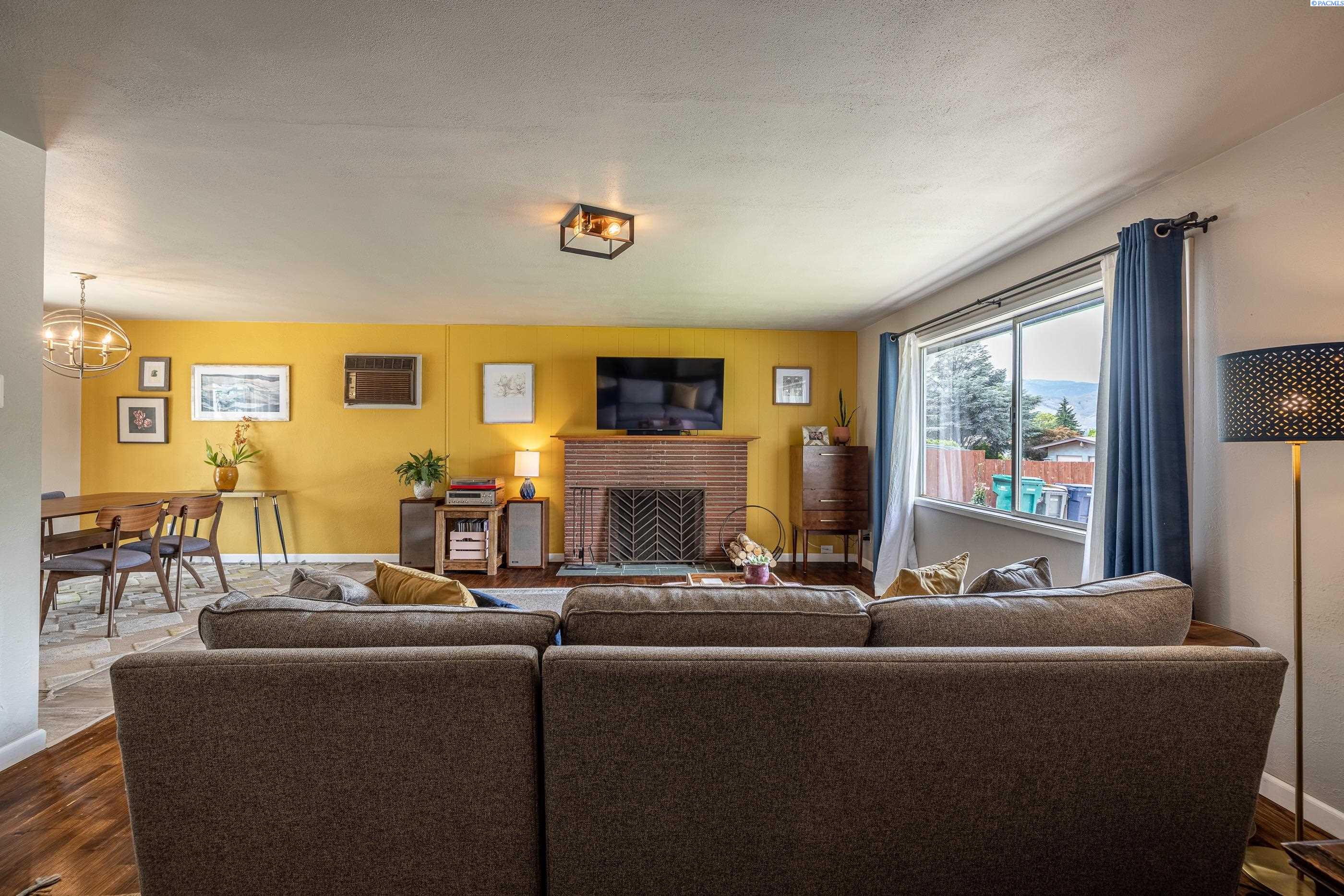 1377 Clements