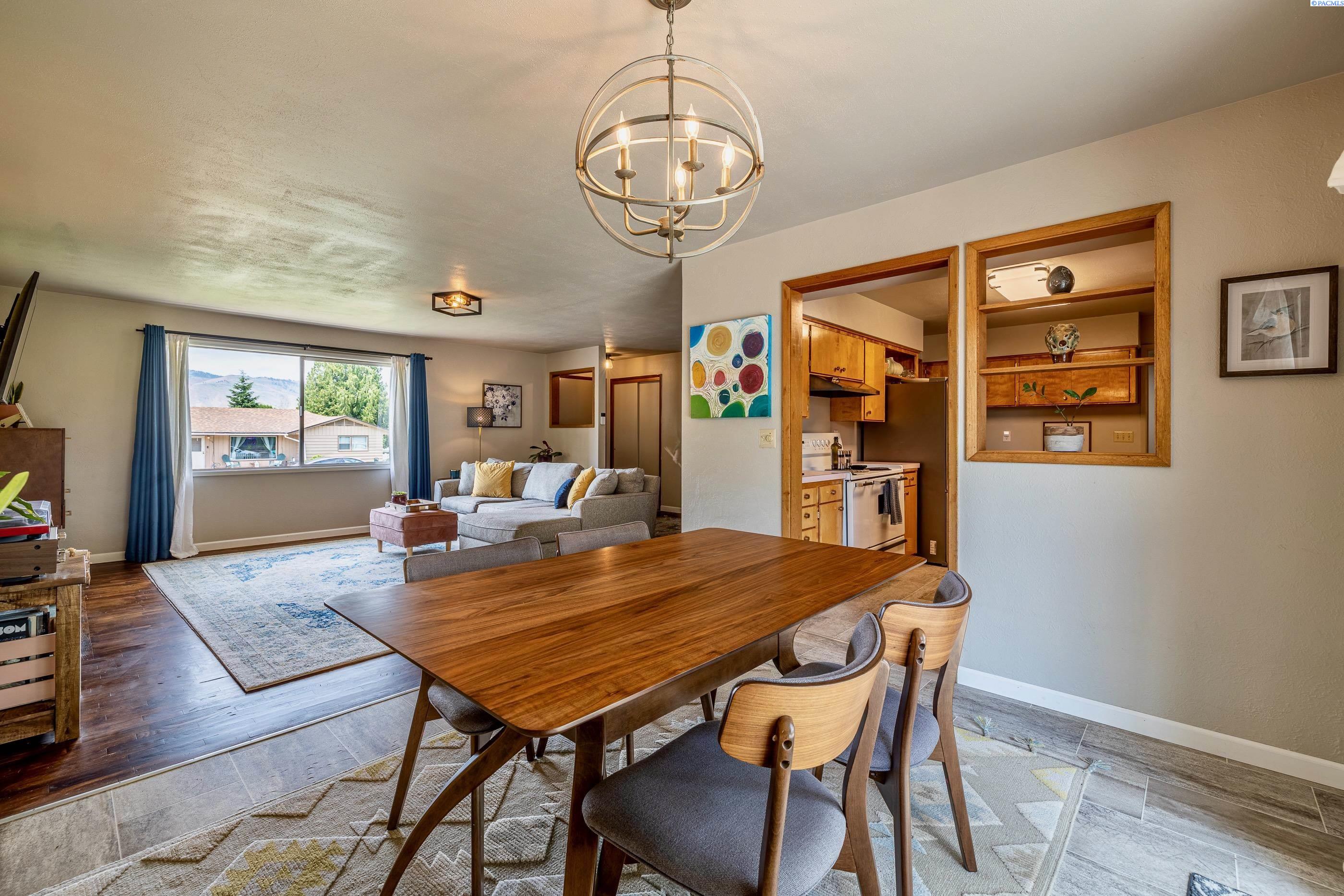 1377 Clements