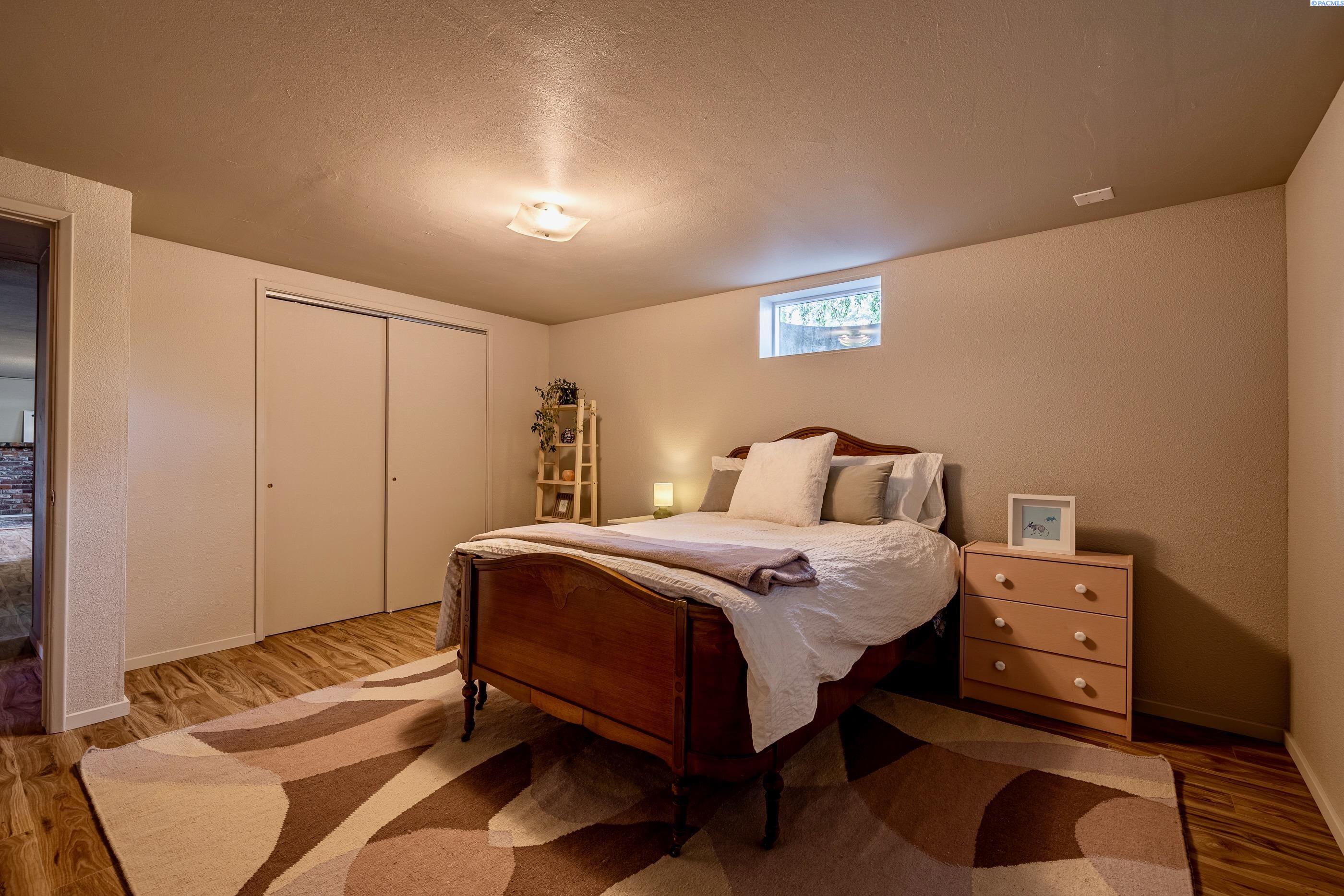 1377 Clements