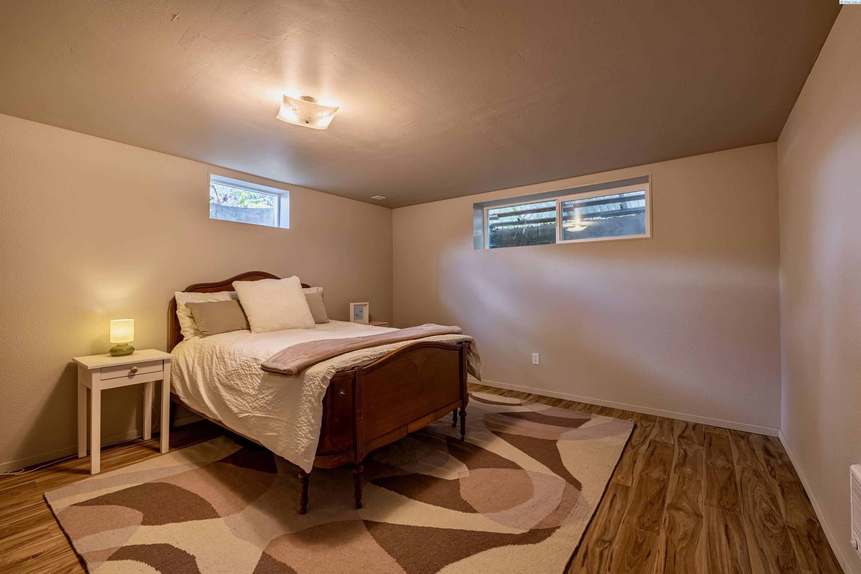 1377 Clements