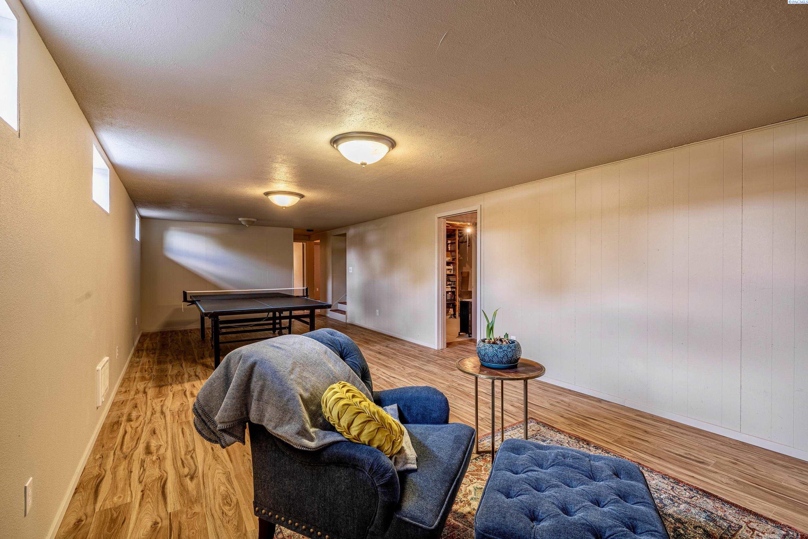 1377 Clements