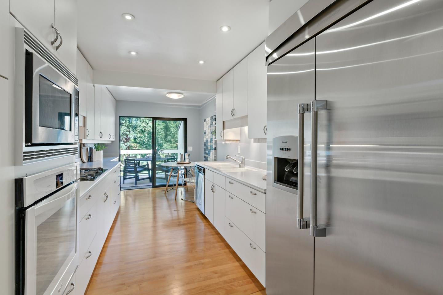 492 Sand Hill CIR