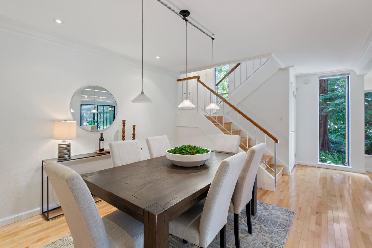 492 Sand Hill CIR
