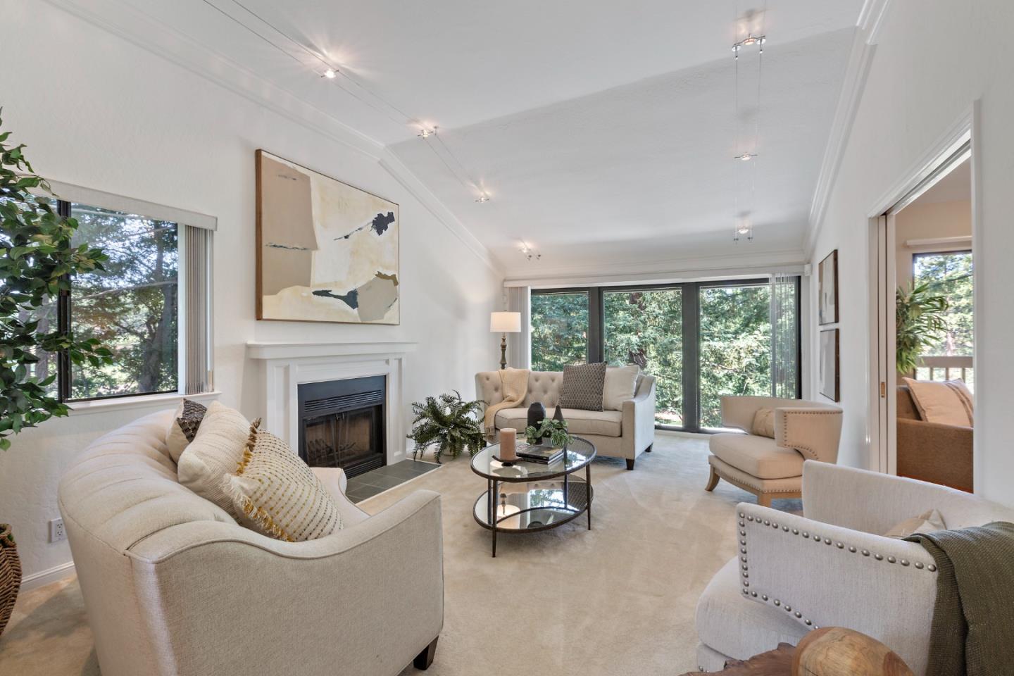 492 Sand Hill CIR