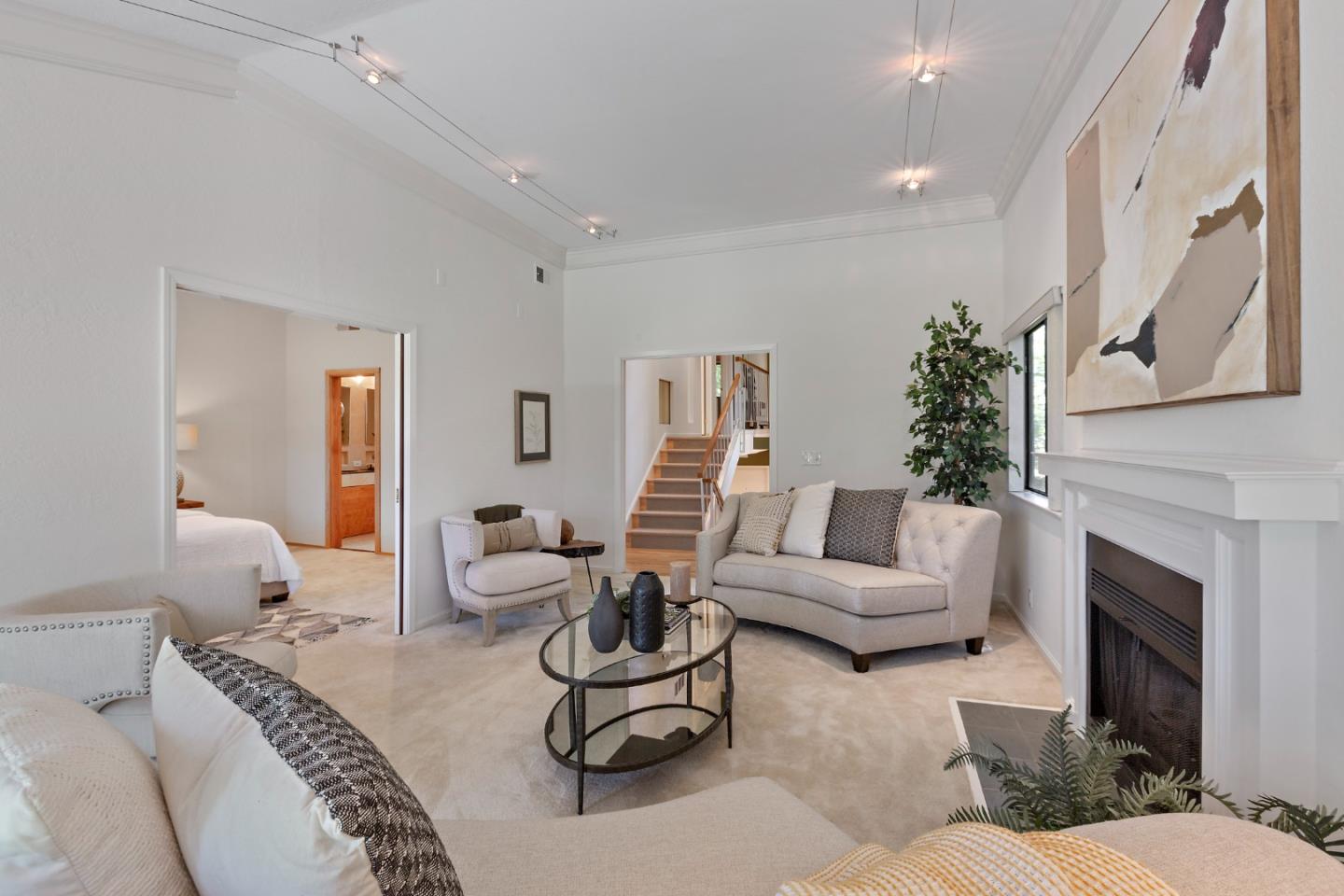 492 Sand Hill CIR