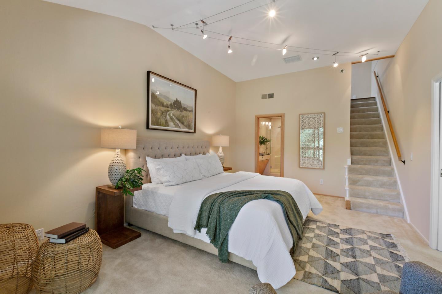 492 Sand Hill CIR