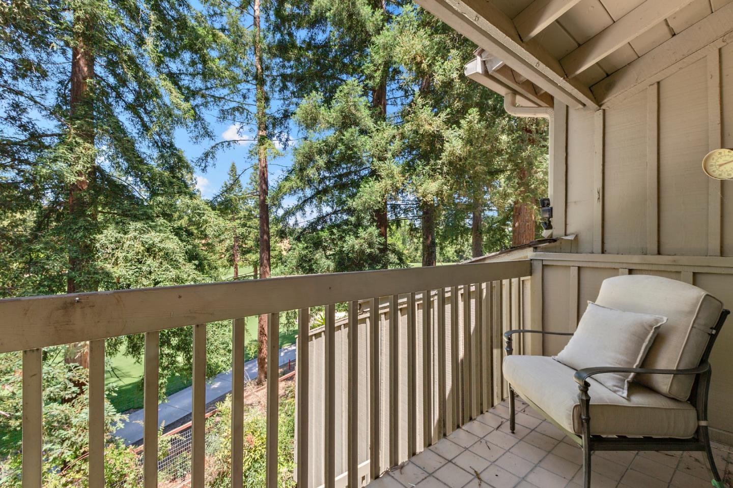 492 Sand Hill CIR