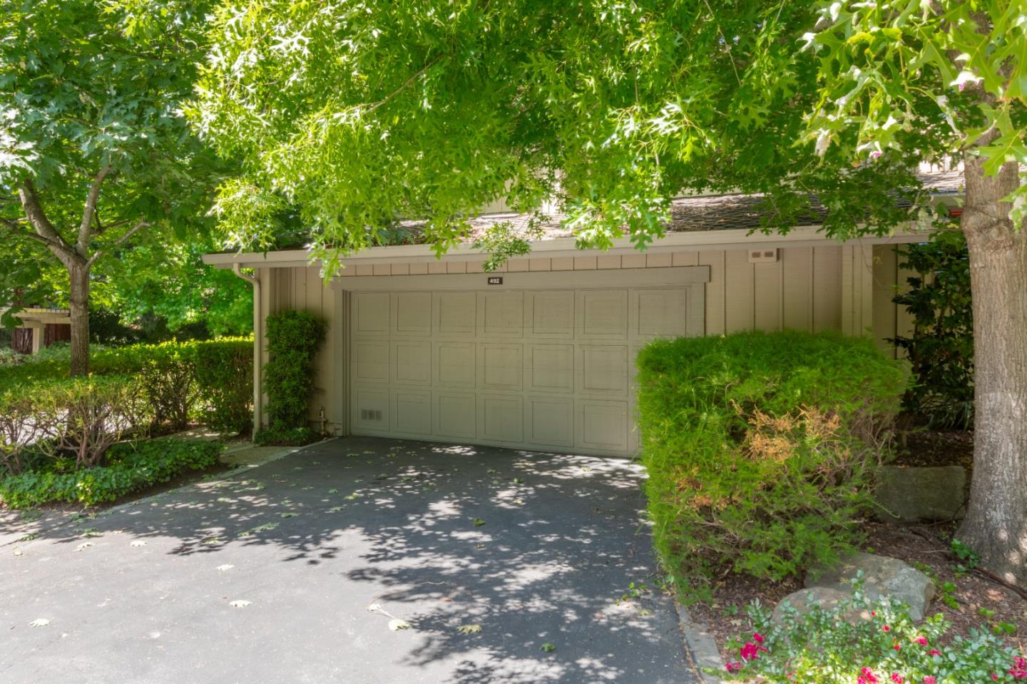 492 Sand Hill CIR