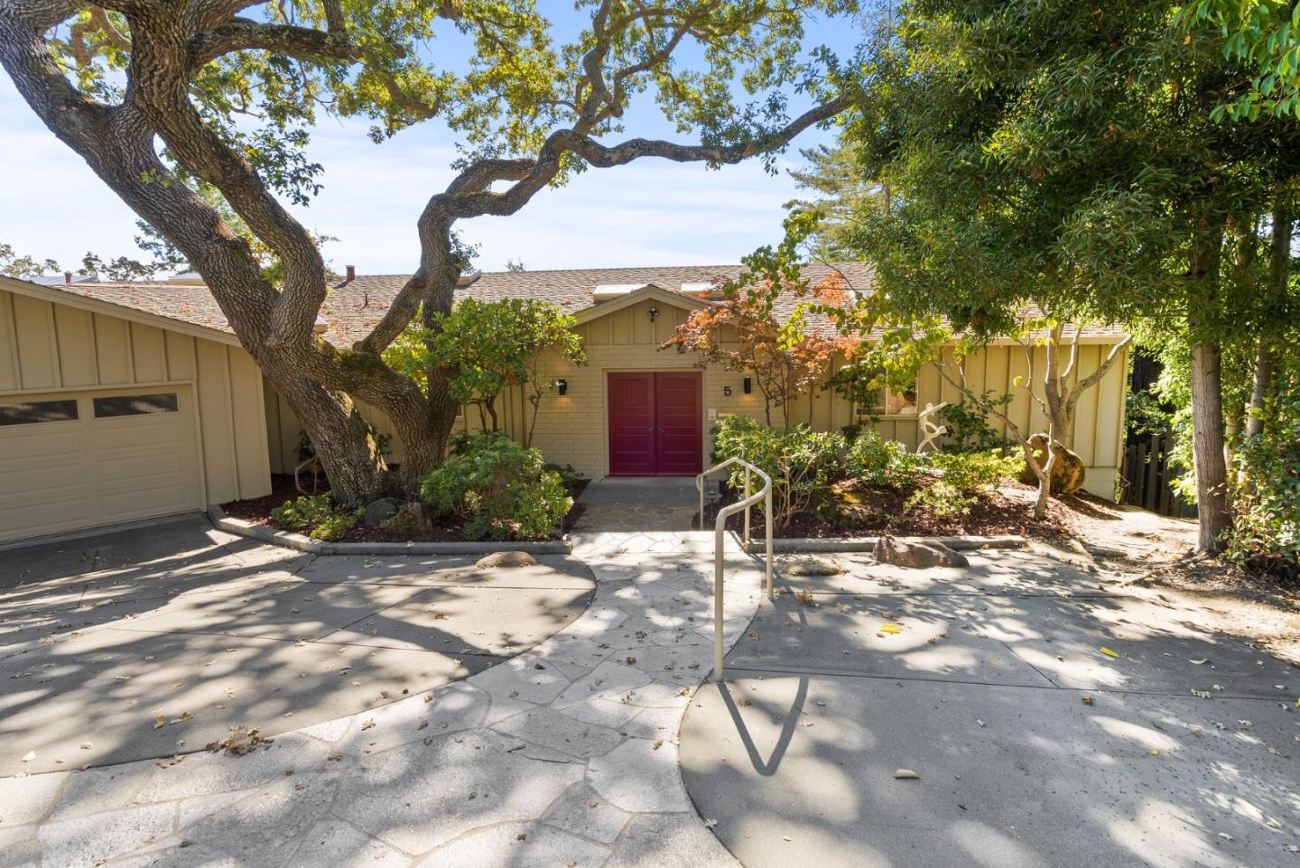 5 Whitney CT