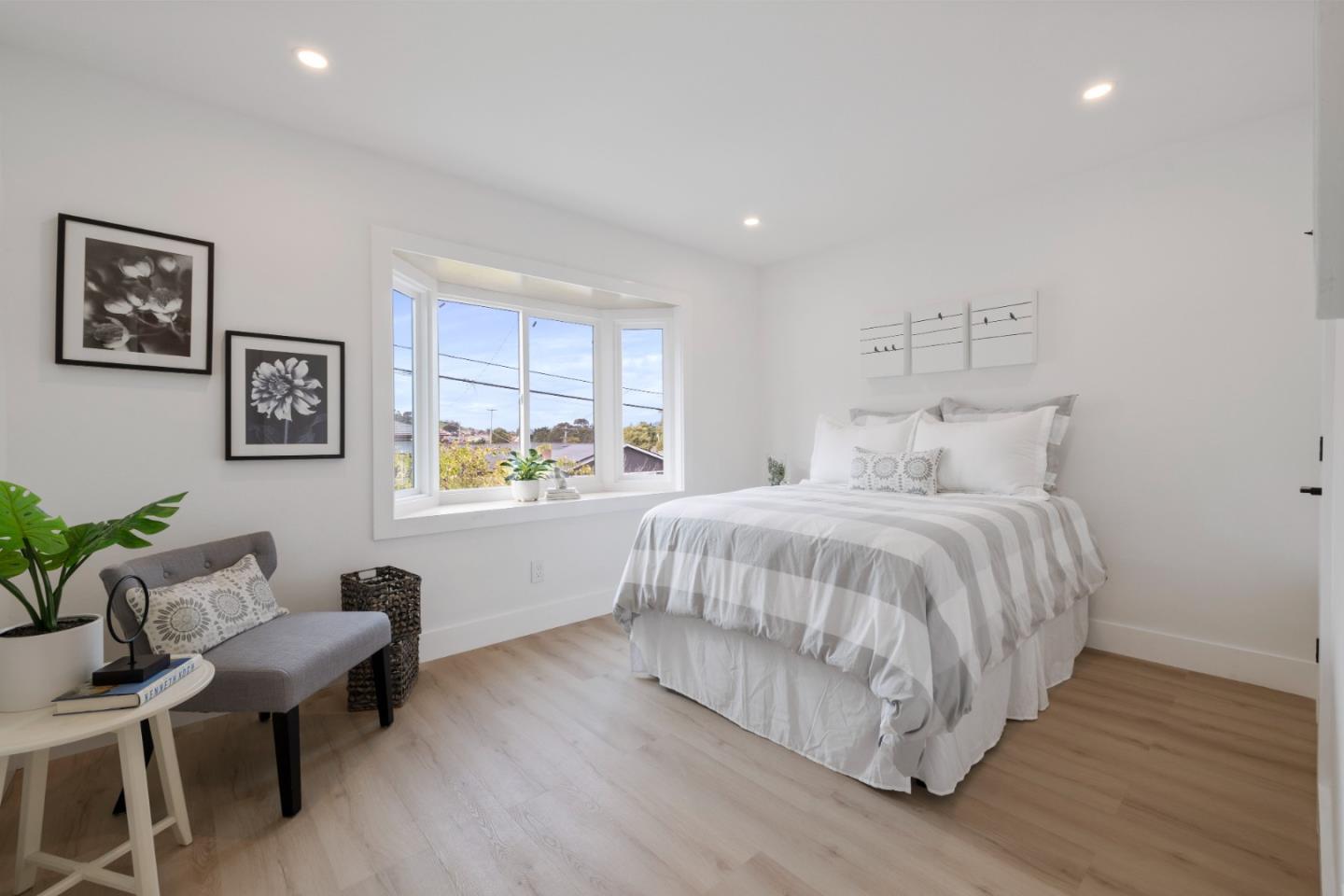 2331 Toyon WAY