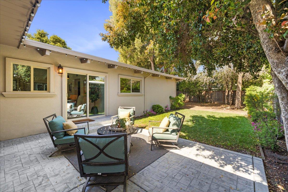 907 Christopher WAY